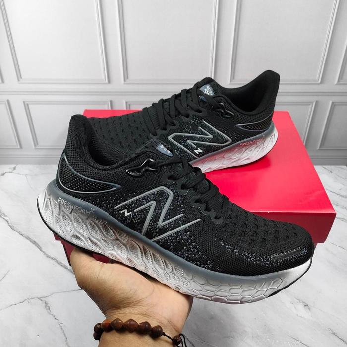 SEPATU NB FRESH FOAM 1080 - BLACK WHITE