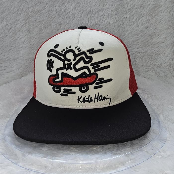topi keith haring