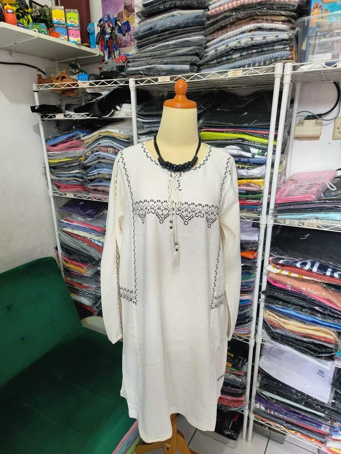 Dress Thursday Island Putih Gading