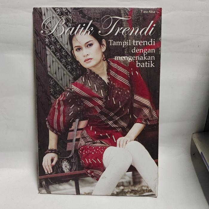 batik trendy terampil trendy dengan mengenakan batik