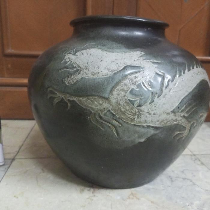 Guci hitam lawas jadul kuno antik gambar naga Ex peninggalan