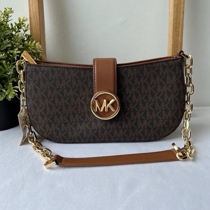 MK Carmen Pouchette