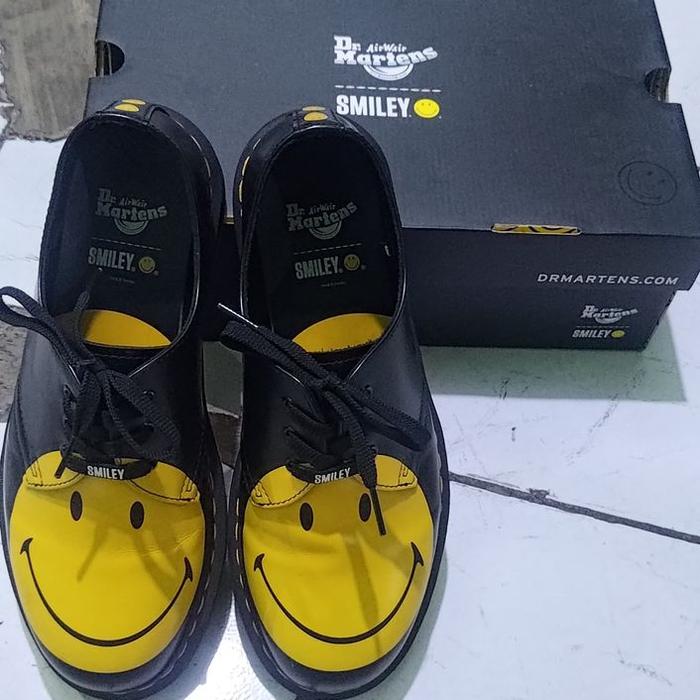 docmart x smiley aye aye slebew