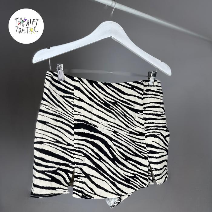Zara zebra skort