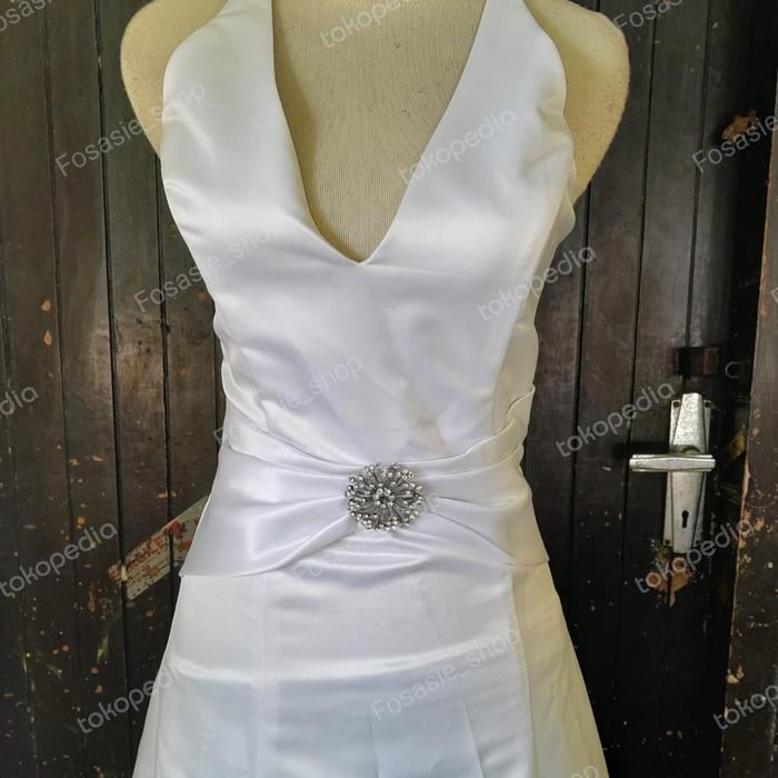 Gaun Pengantin Wanita Warna Putih Simple Nan Elegan Wedding Dress