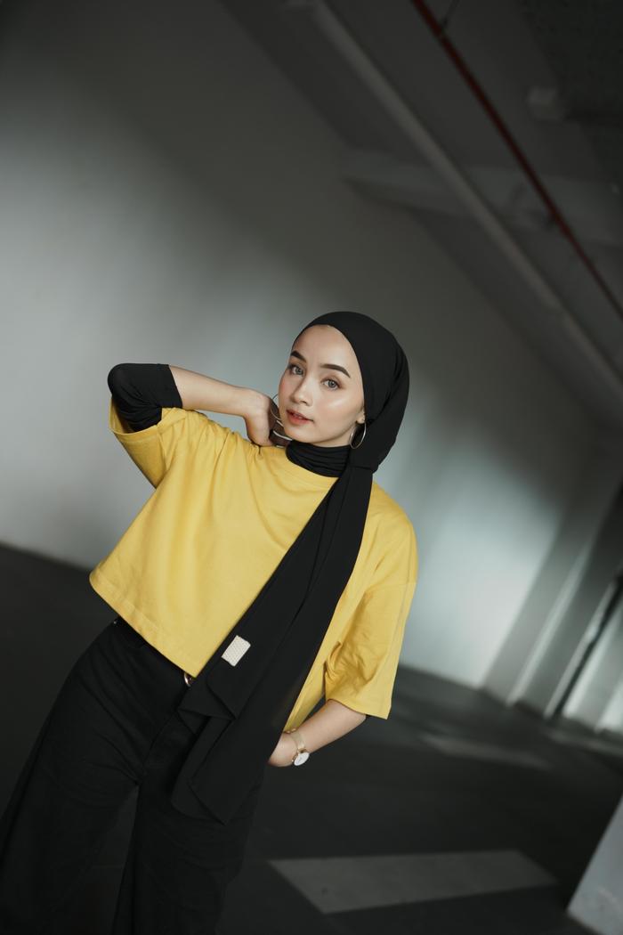 kaos croptop mustard