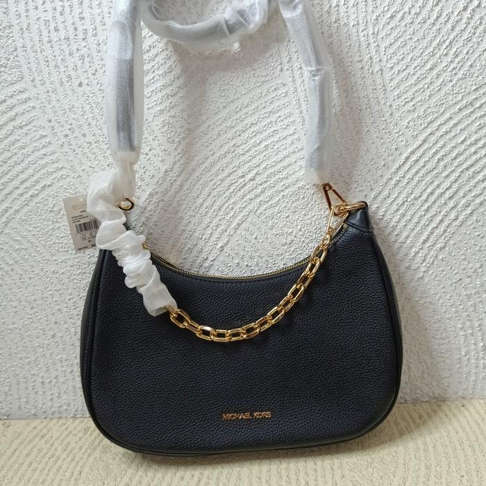 TAS WANITA MK CORA LARGE ZIP POUCHETTE BLACK LEATHER