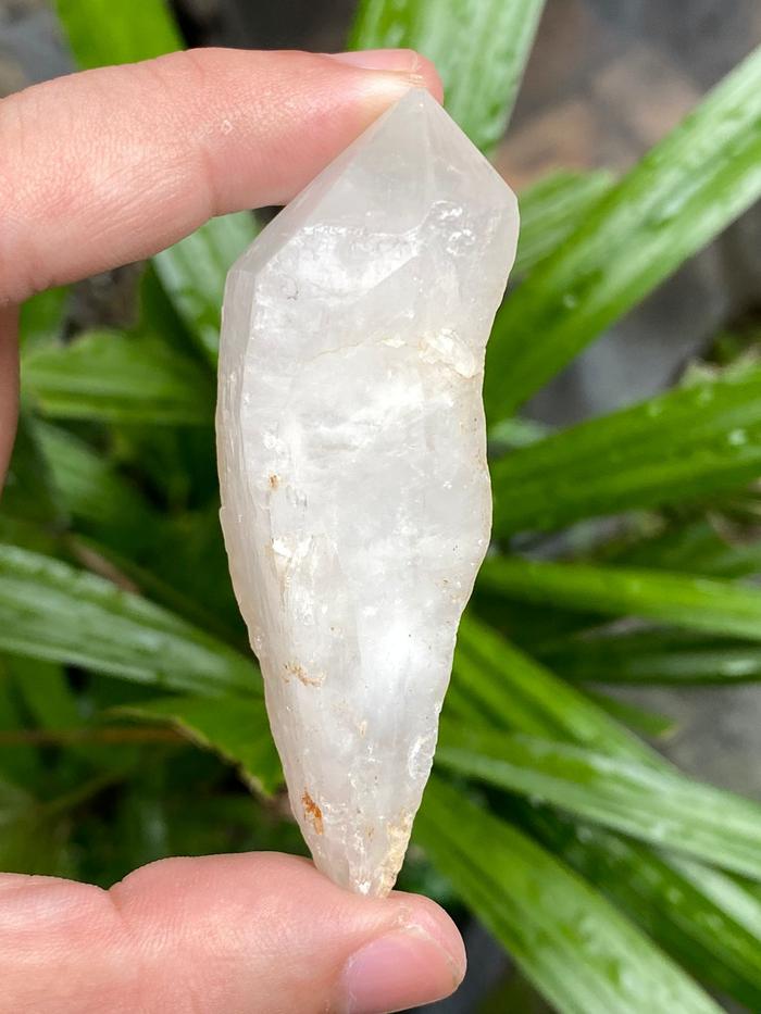 Healing Crystal - QUARTZ CRYSTAL HEALING - Single Snow Quarts