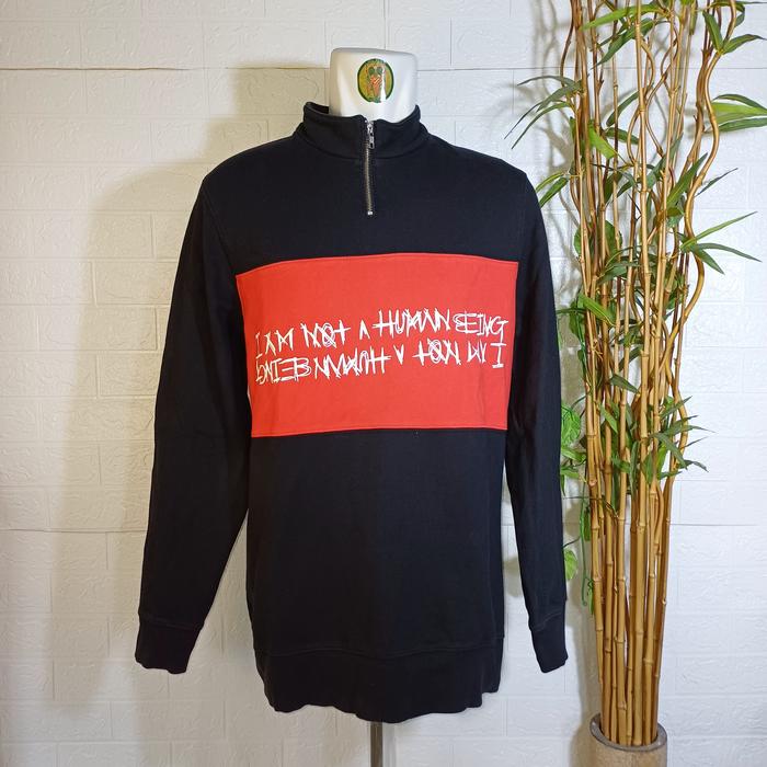 ZIPHALF CREWNECK IM NOT HUMAN BEING, SZ XL (SECOND BRANDED) CN0228