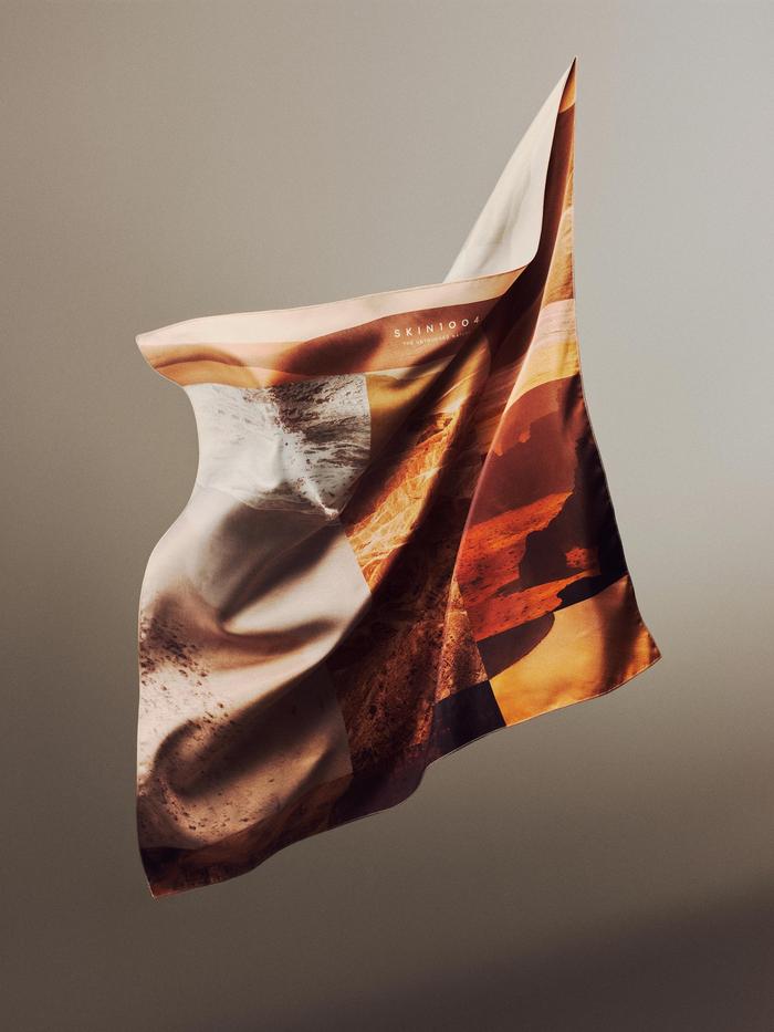SKIN1004 scarf