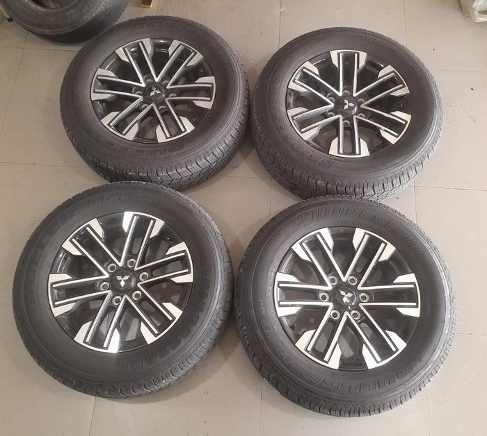 Velg mobil second ori oem mitsubishi pajero ring18 + Ban 265 60 r18