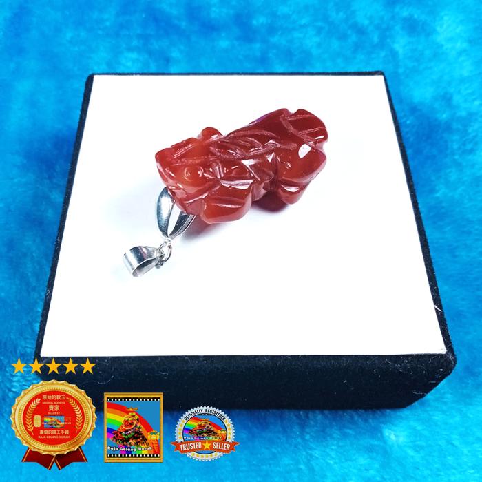 Liontin Giok Model Ukiran  Pixiu   Merah
