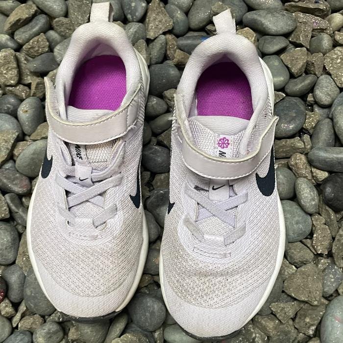 Nike revolution 6