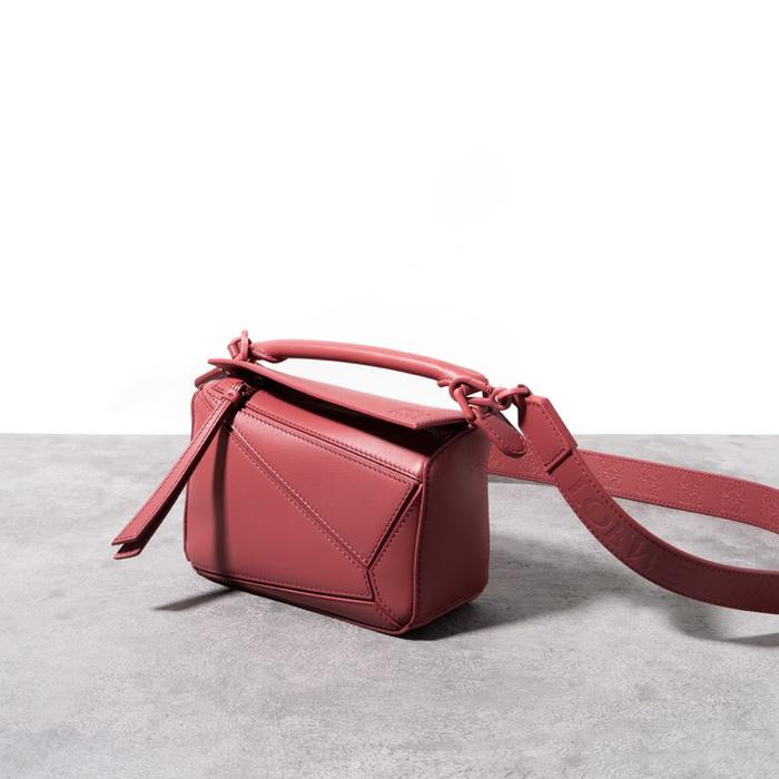 LOEWE Mini puzzle solid bag Plum Rose