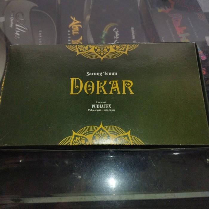 Sarung Tenun Dokar Polos Batik