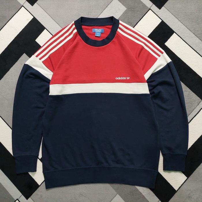 crewneck adidas trefoil