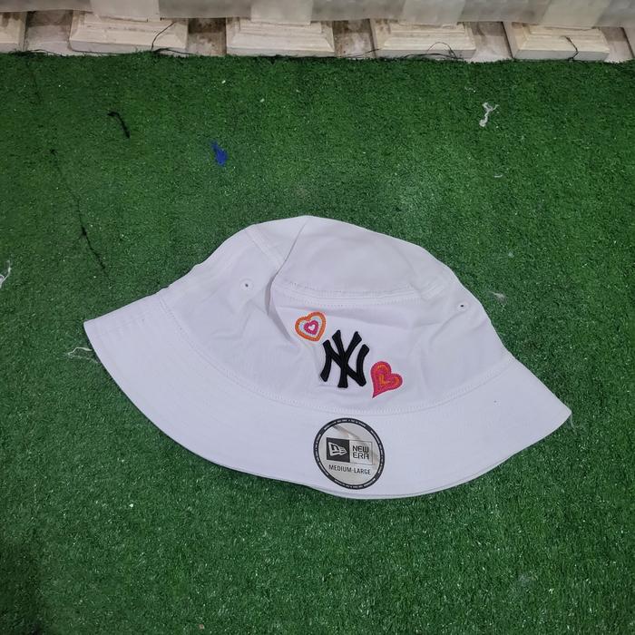 New Era NY Yankee taper stit bucket hat original bnwt
