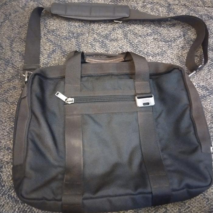 preloved tumi messengger