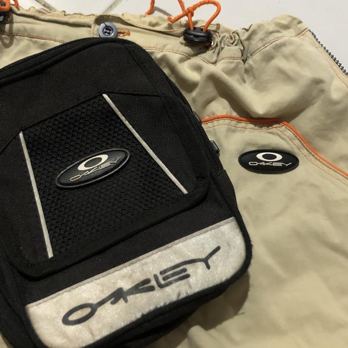 Oakley 3/4 Cargo Shorts Vintage Software Label