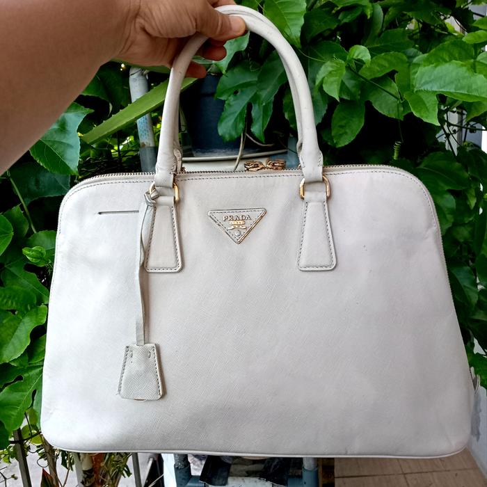 Preloved Tas branded Prada Milano White Hand bag Wanita kulit