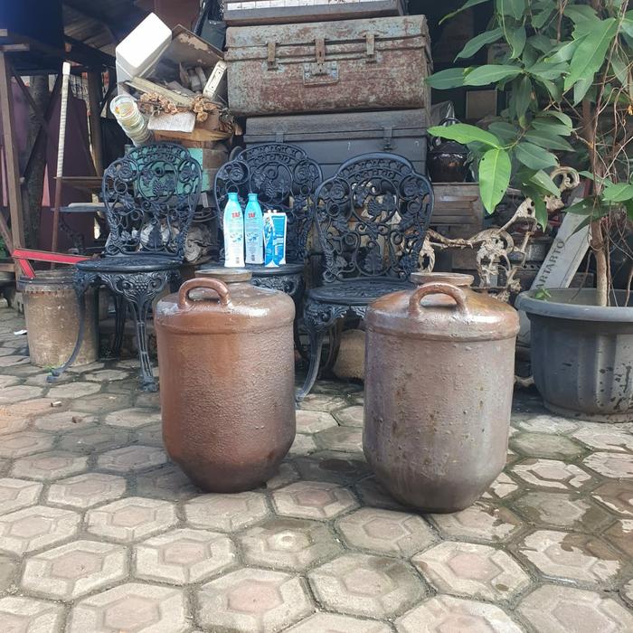 sepasang guci gentong kecap tauco pecinaan tua masih utuh