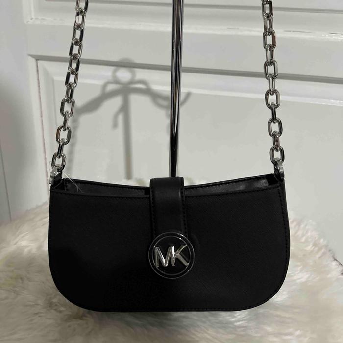 tas wanita mk carmen small pouchette in