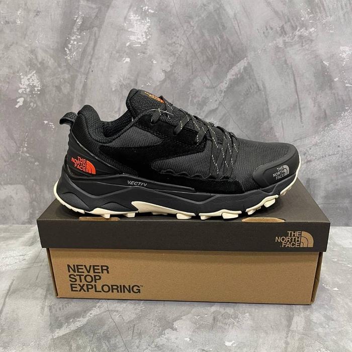 SEPATU NORTH FACE VECTIVE - BLACK WHITE