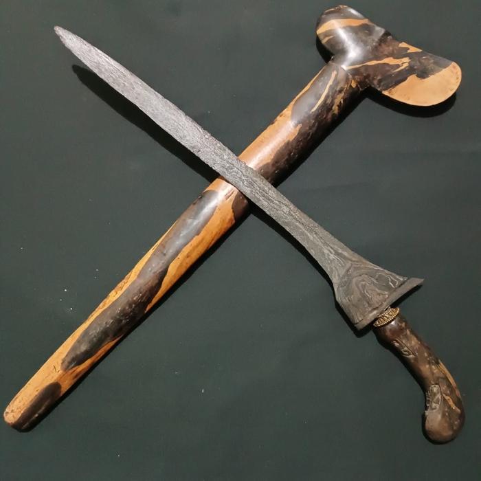 keris sepuh Pulanggeni lurus pamor Dwi warno batu lapak, Wos wutah