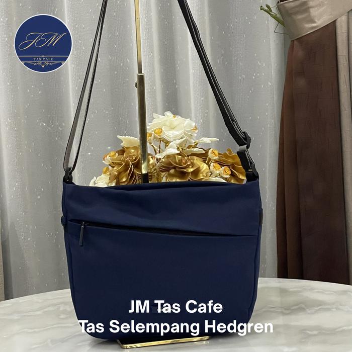 Tas Selempang Hedgren Sling  Bag (sild out)