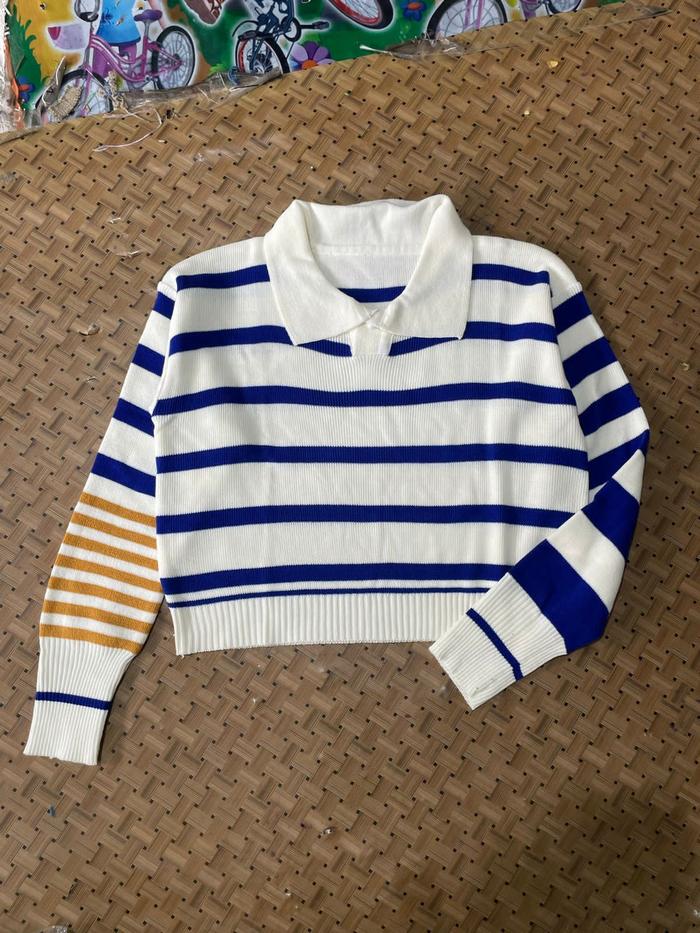 Sweater Strip Crop