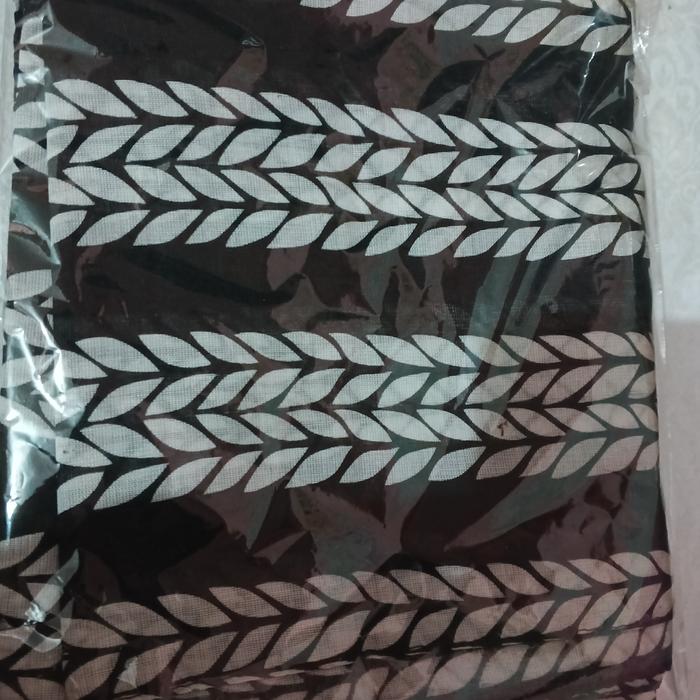 Pasmina Hitam Putih