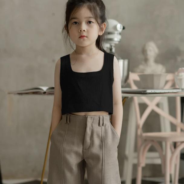 Mini Bigail Maven Crop in Deep Black size 6 - Preloved