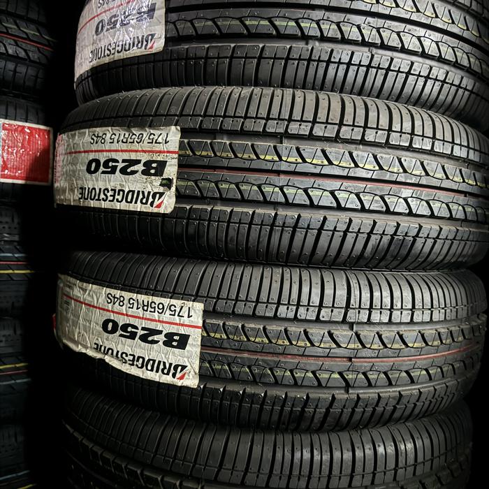 Ban Mobil 175/65 R15 Bridgestone B250