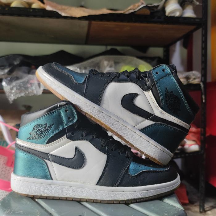 Sepatu Nike AJ1 Bunglon Sz 41