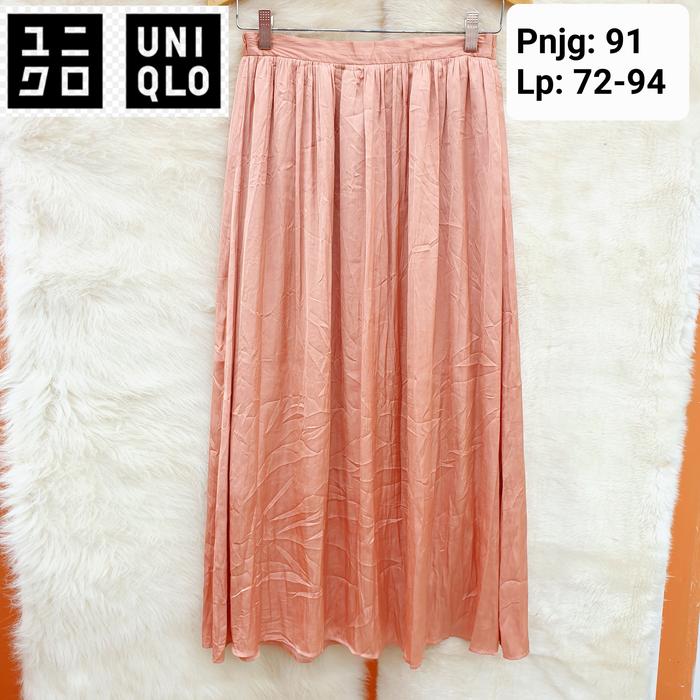 UNIQLO Rok Skirt Satin Shiny Coklat Wanita