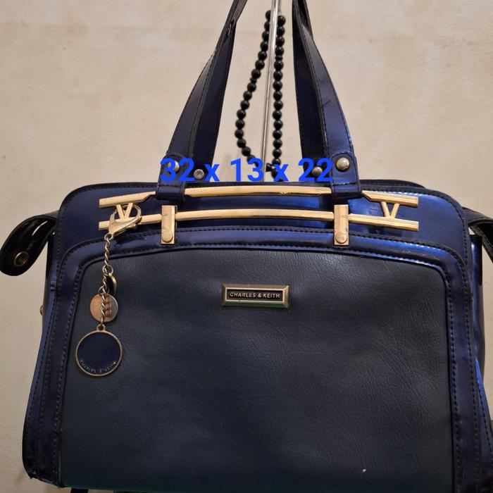 Tas Charles and keith Warna biru dongker Limited edition Uk 32 x 13 x