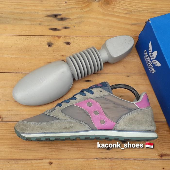 SEPATU CASUAL SNEAKERS SAUCONY JAZZ ABU ABU GREY ORIGINAL