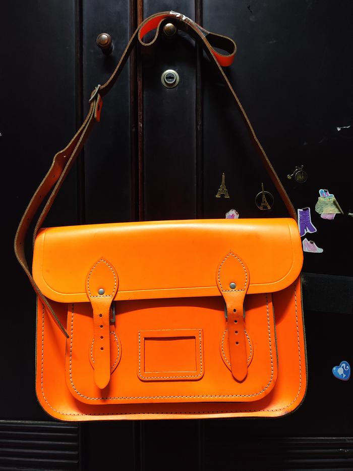 the cambridge satchel company slingbag