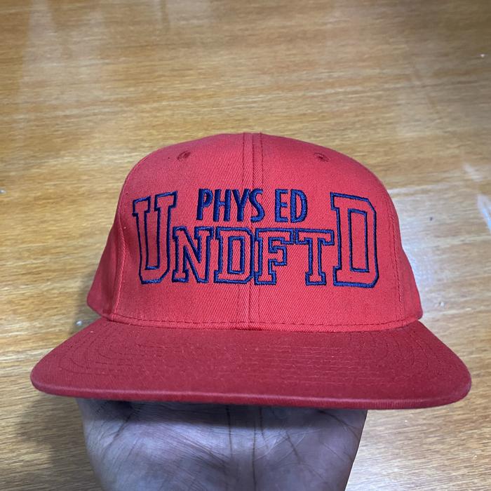 Topi Undefeated Starter