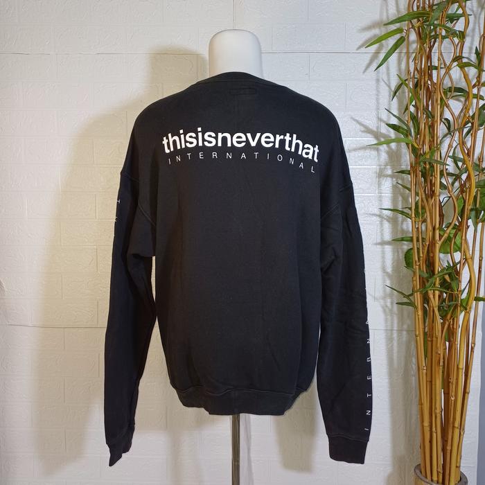 CREWNECK THISISNEVERTHAT INTERNATIONAL, SZ M-L (SECOND BRANDED) TS0185