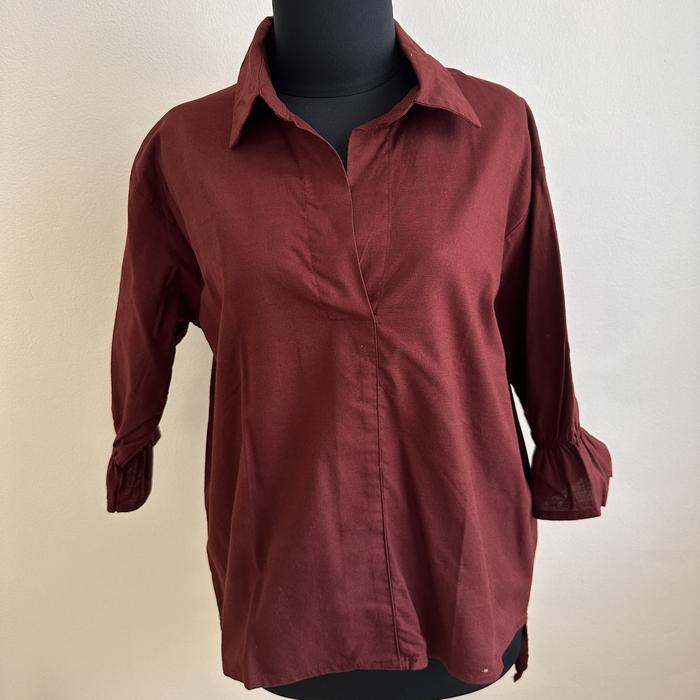 Blouse wanita merah maroon