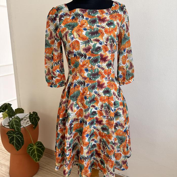 Preloved Dress motif Minimal