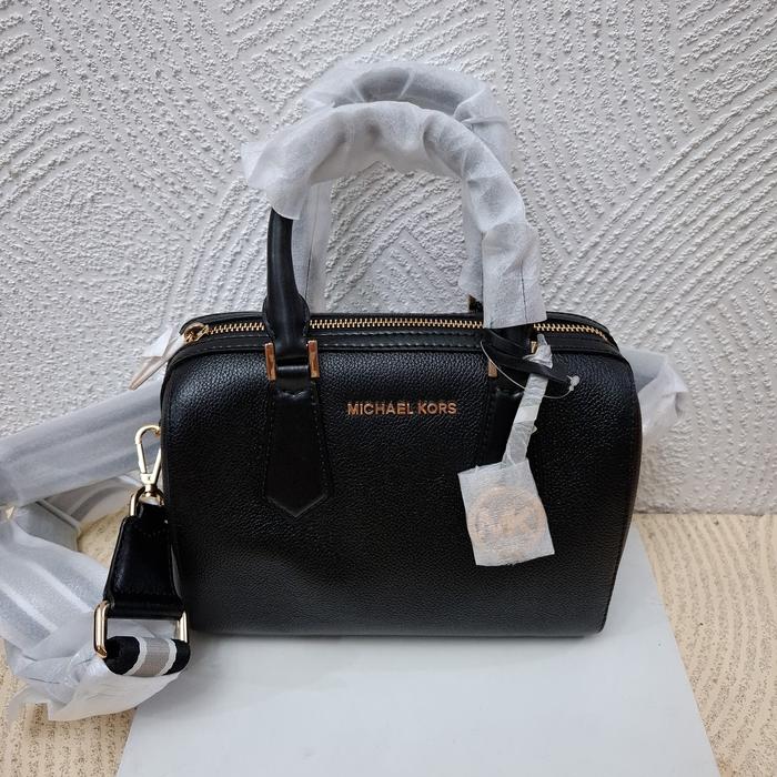 TAS WANITA MK HAYES SMALL DUFFLE BLACK LEATHER