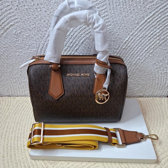 TAS WANITA MK HAYES SMALL DUFFLE SIGNATURE BROWN PVC