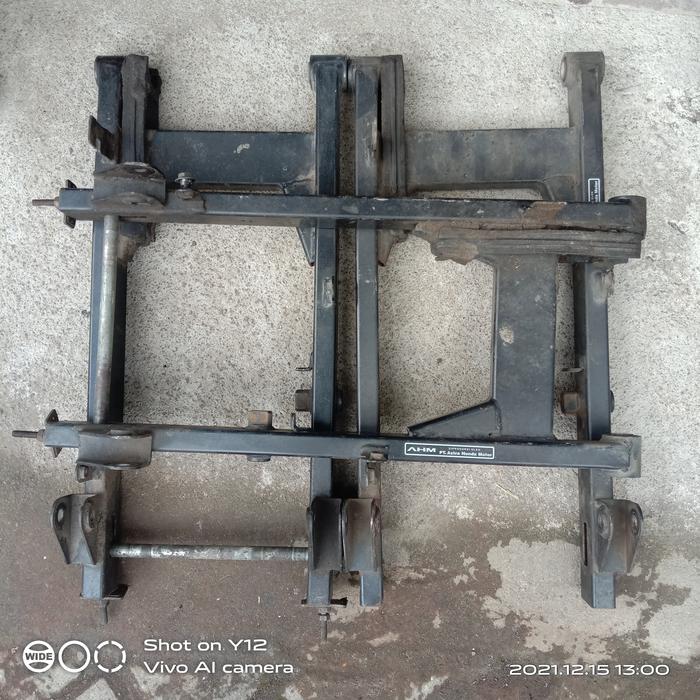 swing arm supra x 125 Fi Blade Helm in