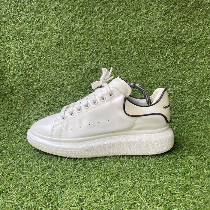 Alexander McQueen Oversized Sneakers Black Stripped Bekas