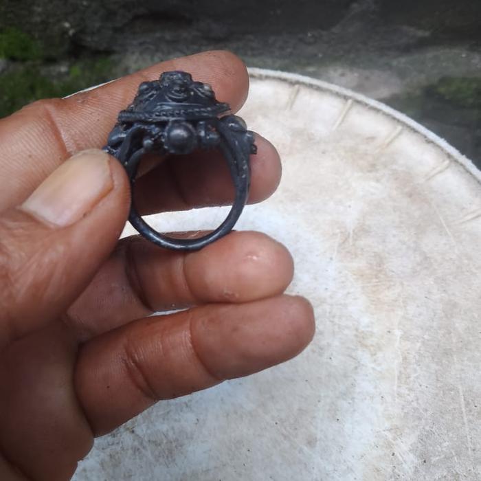 Cincin Temuan Sungai berantas (bahan perak) batu permata