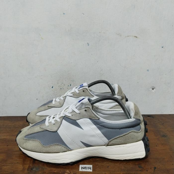 sepatu second ori new balance 327 size 42.5