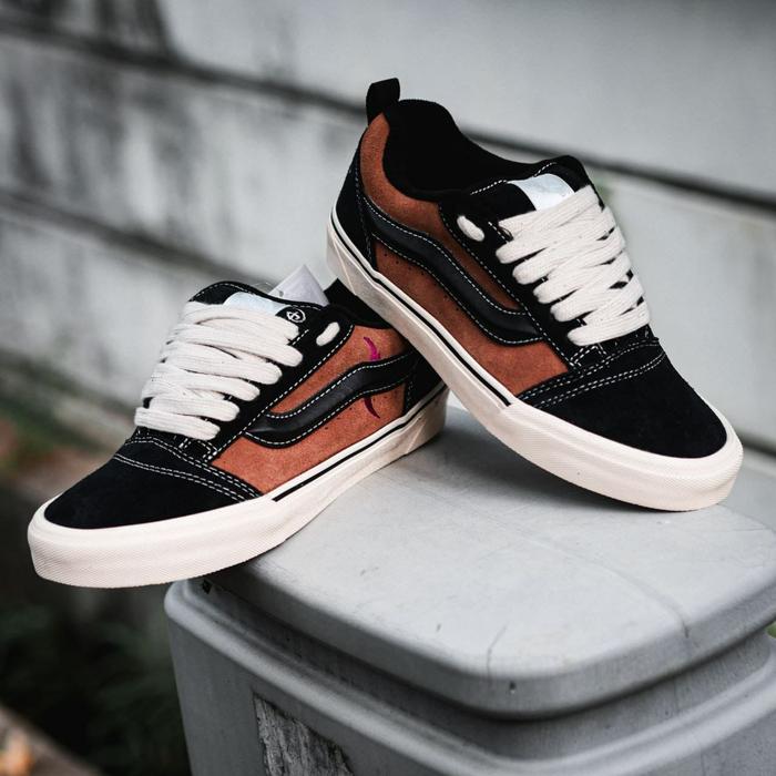 Sepatu Vans Knu Skool x Disney 100th Anniversary Scar Black Brown