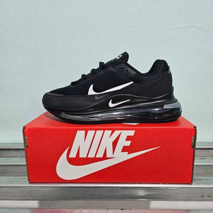 SEPATU AIR MAX 720 BLACK WHITE